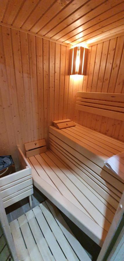 Apartman Nerudovka D 104, Finska Sauna, Garazove Stani Loučná pod Klínovcem 외부 사진
