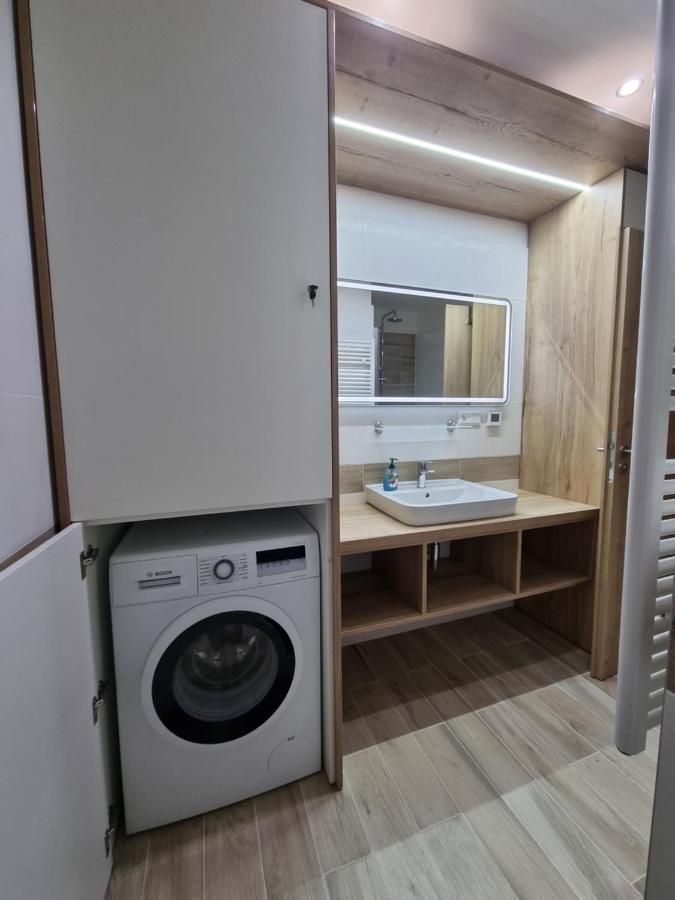 Apartman Nerudovka D 104, Finska Sauna, Garazove Stani Loučná pod Klínovcem 외부 사진