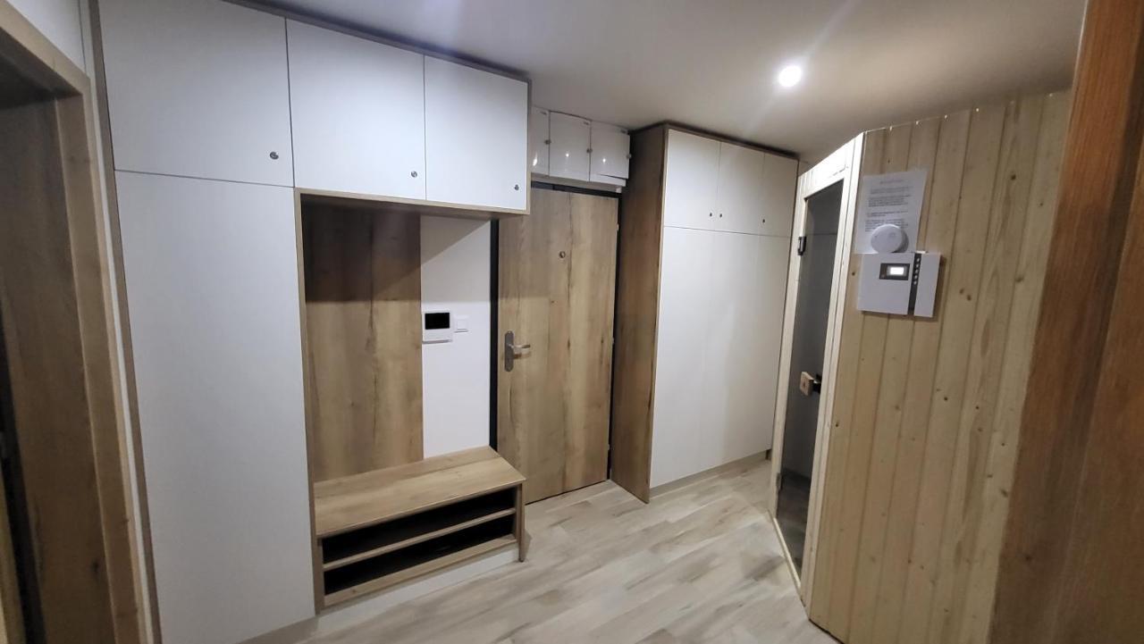 Apartman Nerudovka D 104, Finska Sauna, Garazove Stani Loučná pod Klínovcem 외부 사진